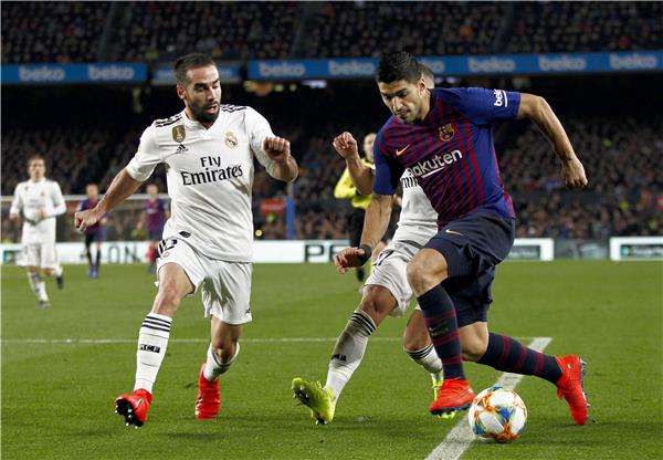 كارفاخال أمام برشلونة