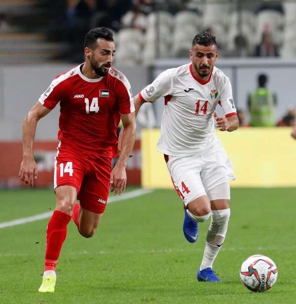 أحمد العرسان (يمين)