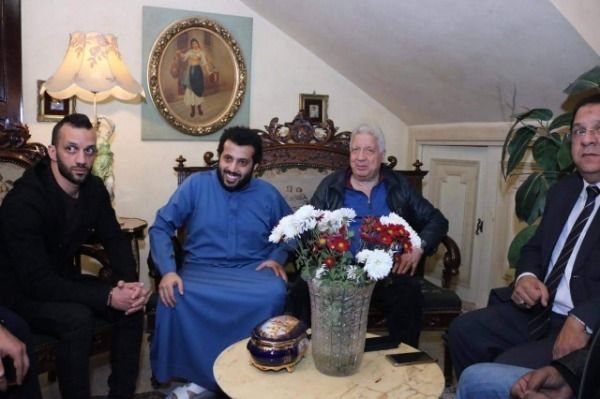 آل الشيخ بجوار مرتضى منصور