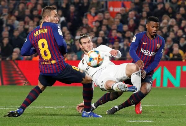 خلال مواجهة برشلونة وريال مدريد