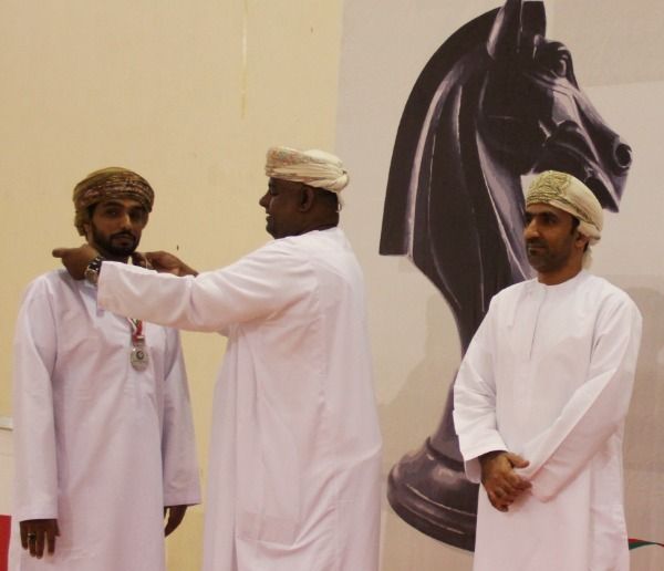 من التتويج