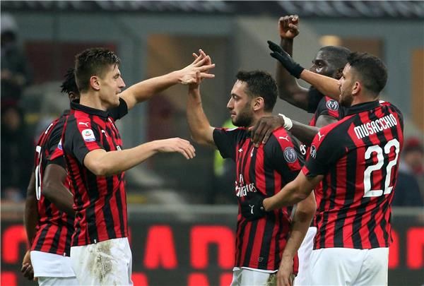 لاعبو ميلان