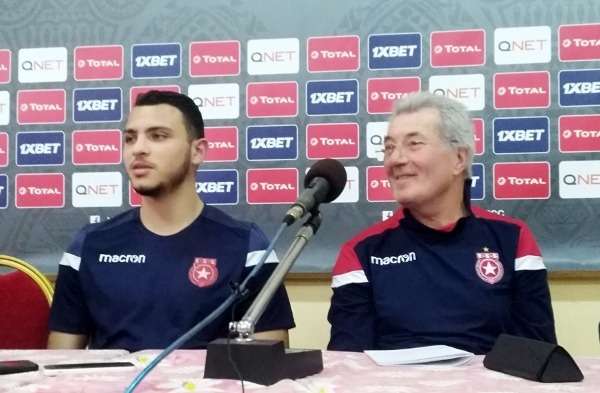  روجيه لومير واللاعب حازم الحاج حسن في المؤتمر الصحفي 