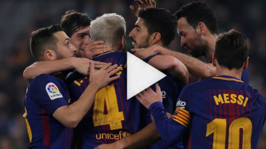 ميسي مع زملائه في برشلونة