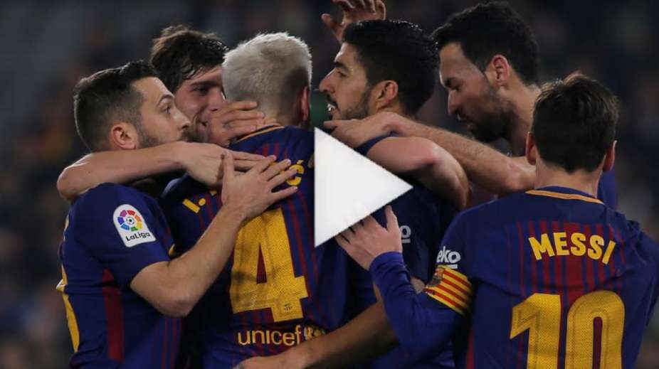 ميسي مع زملائه في برشلونة