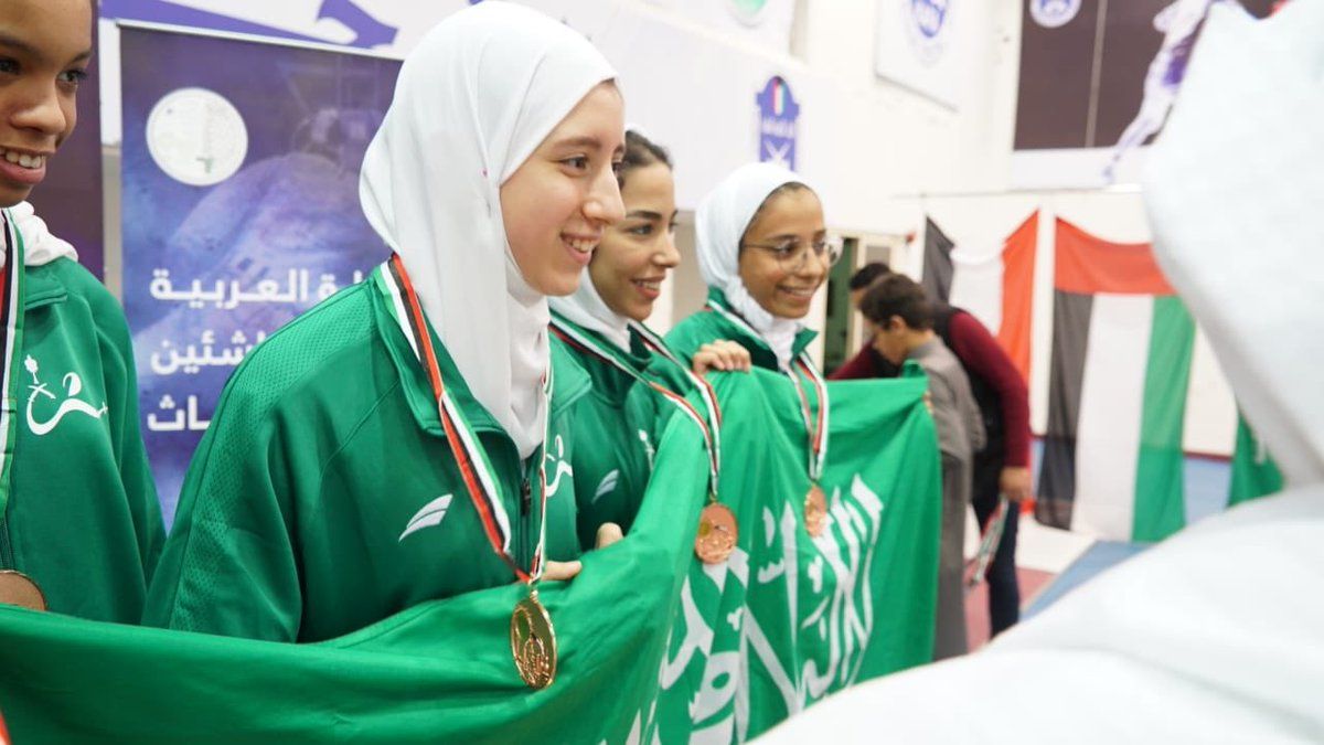ندى عابد مع برونزية المنتخب السعودي للمبارزة