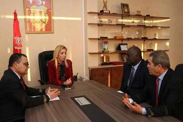 خلال استقبال بن الشيخ لرئيس الاتحاد الأفريقي لليد