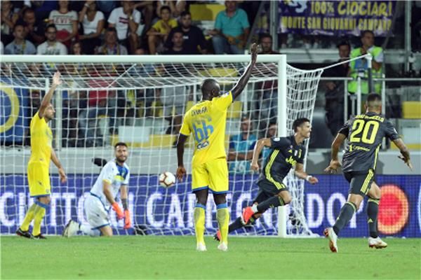 مواجهة سابقة بين يوفنتوس وفروسينوني