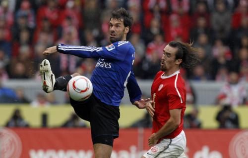 2010-10-16t142519z_01_boh05_rtridsp_3_soccer-germany_reuters