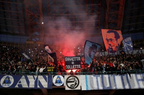 جماهير نابولي