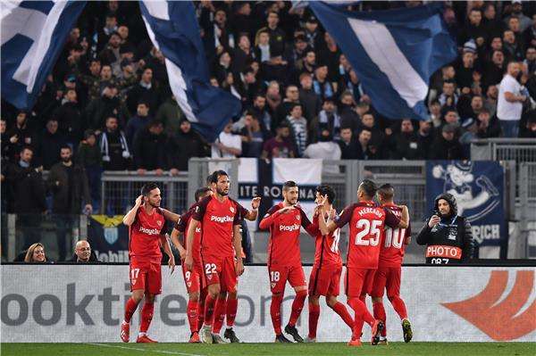 لاعبو إشبيلية