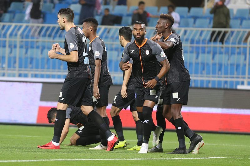 فرحة لاعبي الشباب