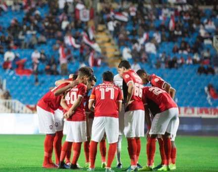 لاعبو الرائد