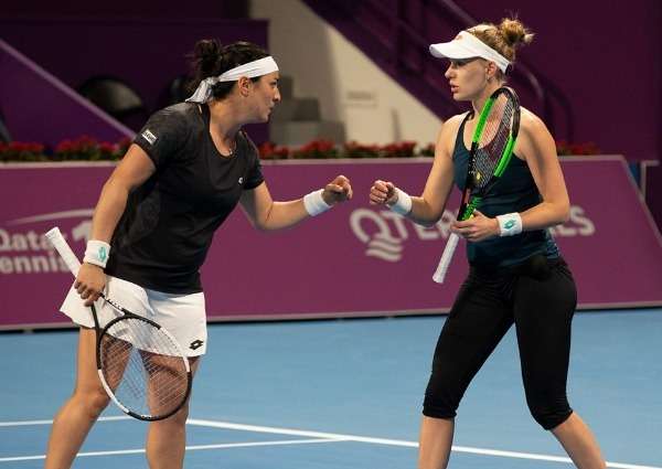 أنس جابر بصحبة الأمريكية ريسكي