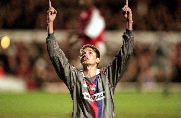 إدميلسون بقميص ليون