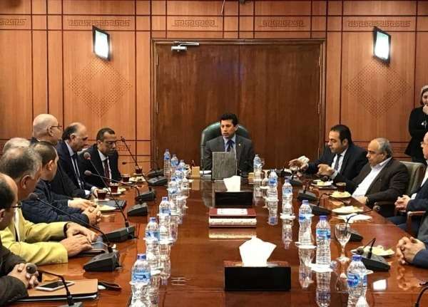 من الاجتماع