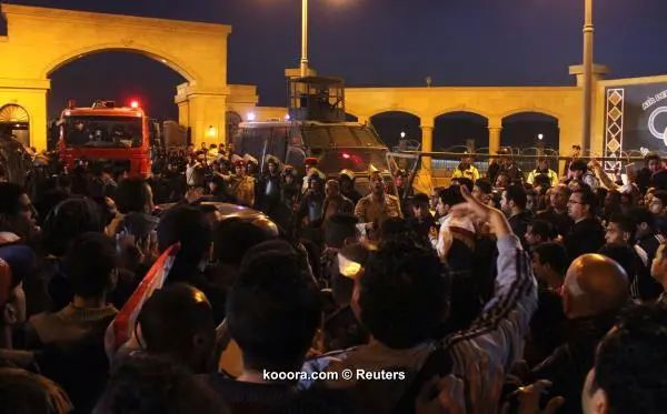 ?i=reuters%2f2015-02-08%2f2015-02-08t210135z_1811271789_gm1eb290dl601_rtrmadp_3_egypt-riots-soccer_reuters