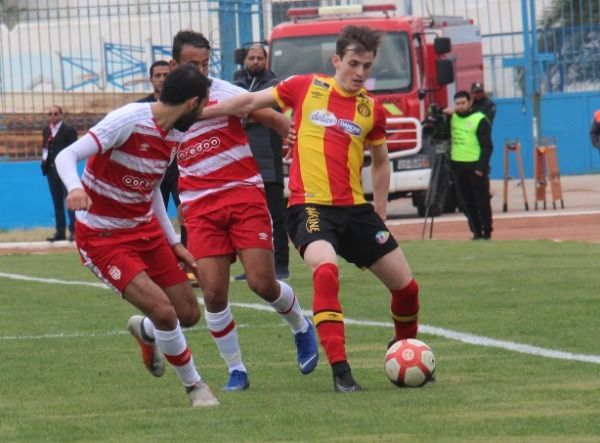 جانب من مباراة سابقة بين الفريقين