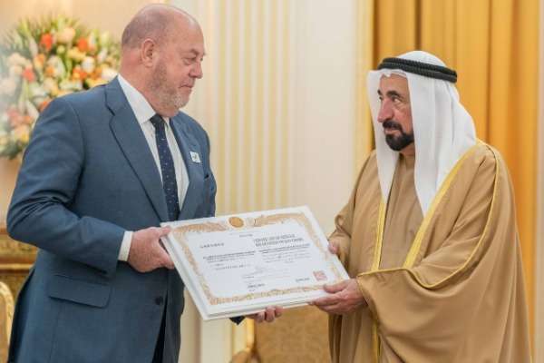 من الاستقبال