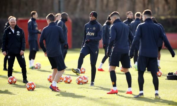 لاعبو مانشستر يونايتد