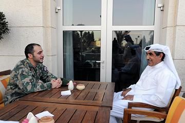  الأمير علي بن الحسين و محمد خلفان الرميثي 