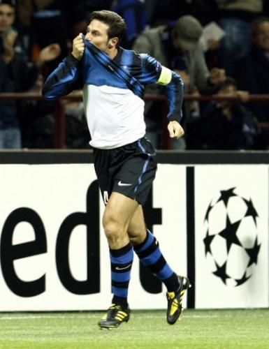 2010-10-20t204708z_01_gsp27_rtridsp_3_soccer-champions_reuters