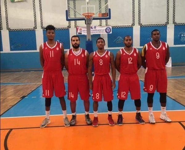 لاعبو فريق الاتحاد لكرة السلة