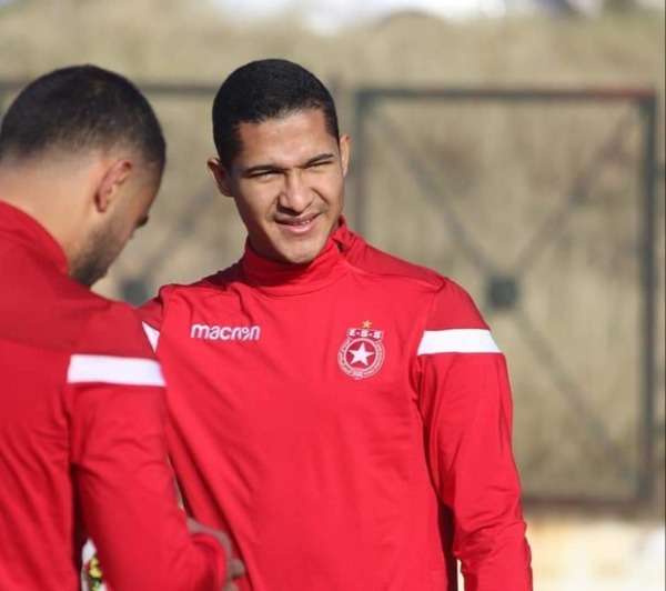 جونزاليس خلال التدريبات