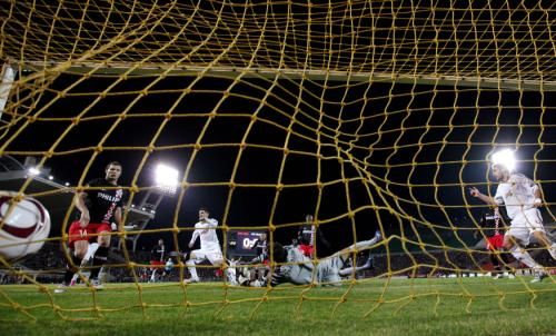 2010-10-21t195448z_01_bal01_rtridsp_3_soccer-europa_reuters