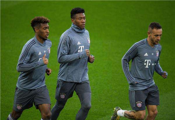 رافينيا مع لاعبي بايرن ميونخ