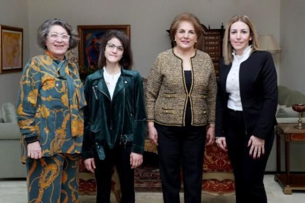 إليسا مع زوجة الرئيس اللبناني