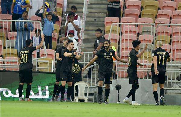 لاعبو النصر 