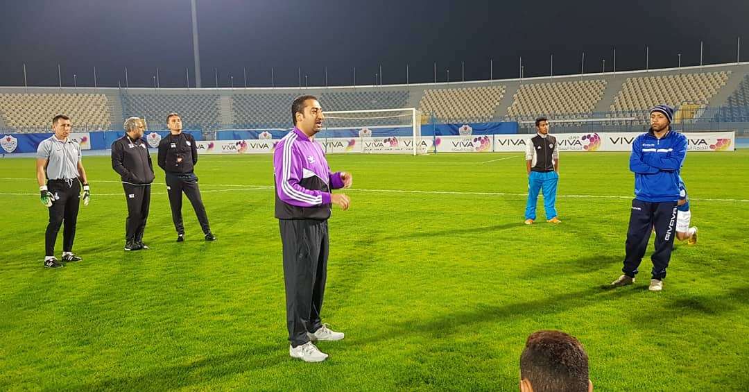 كنكوني مع لاعبي الشباب