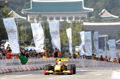2010-10-03t092415z_01_seo115_rtridsp_3_korea_reuters