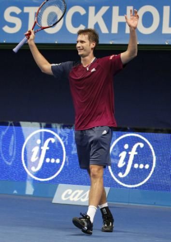 2010-10-22t182204z_01_rcs04_rtridsp_3_tennis-men_reuters