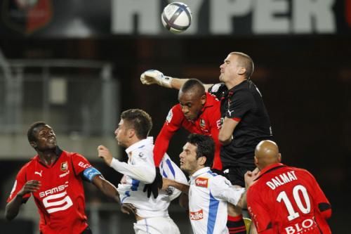 2010-10-23t191345z_01_sma609_rtridsp_3_soccer-france_reuters