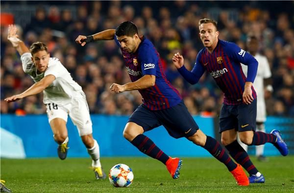 برشلونة وريال مدريد (أرشيفيه)