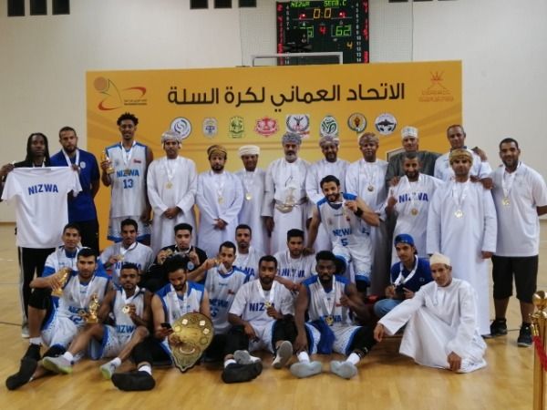 من تتويج نزوى 