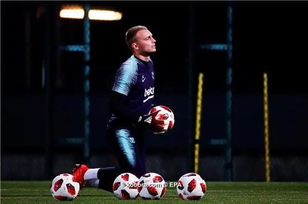 ?i=epa%2fsoccer%2f2019-01%2f2019-01-09%2f2019-01-09-07271819_epa
