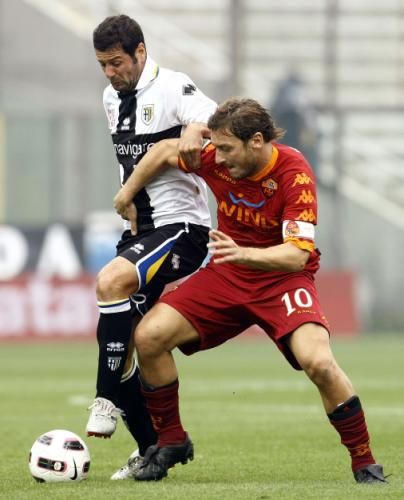 2010-10-24t113909z_01_aga100_rtridsp_3_soccer-italy_reuters