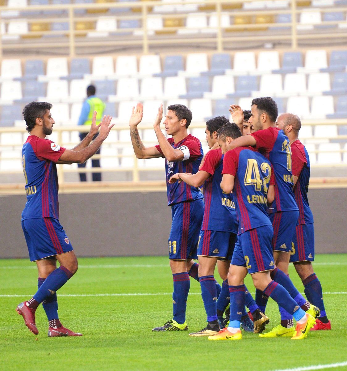 لاعبو الوحدة 