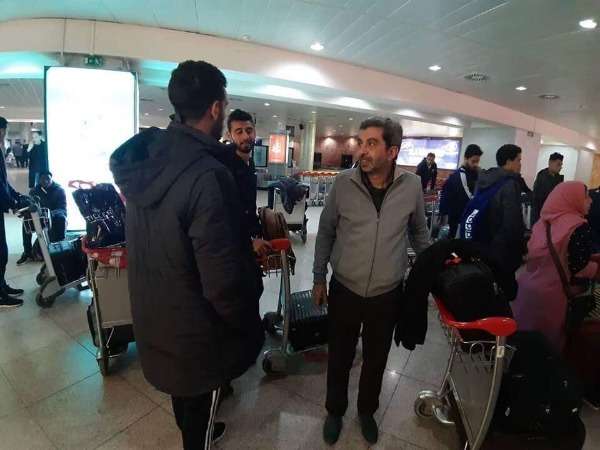 لاعبو الإسماعيلي في المطار