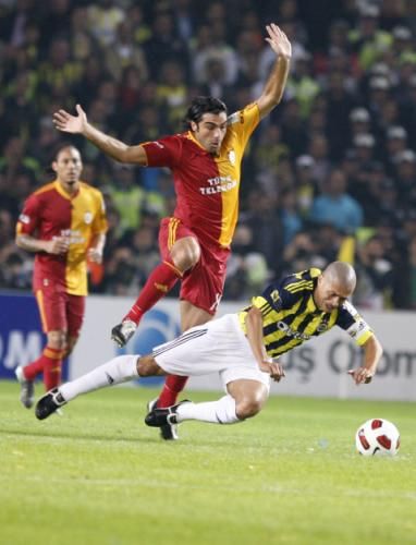2010-10-24t171204z_01_osm01_rtridsp_3_soccer-turkey_reuters