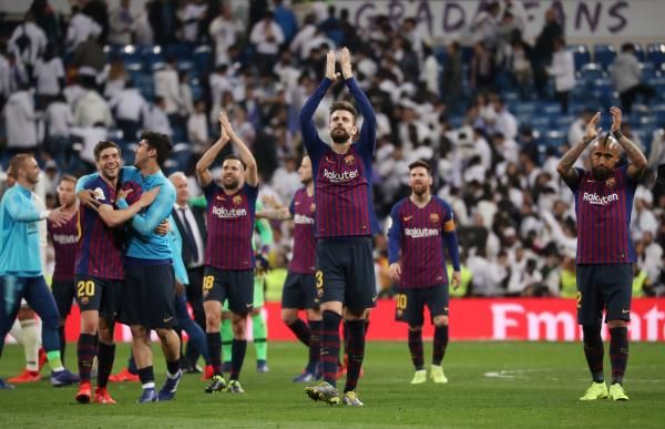 لاعبو برشلونة 
