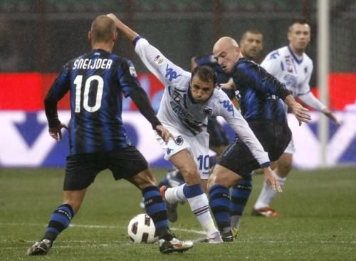 2010-10-24t195937z_01_aga201_rtridsp_3_soccer-italy_reuters