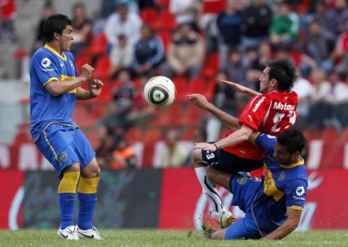 2010-10-24t221024z_01_bas106_rtridsp_3_soccer-latam_reuters