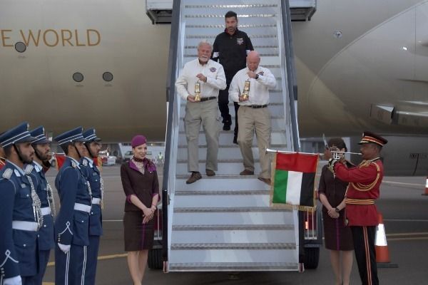 لحظة وصول الشعلة