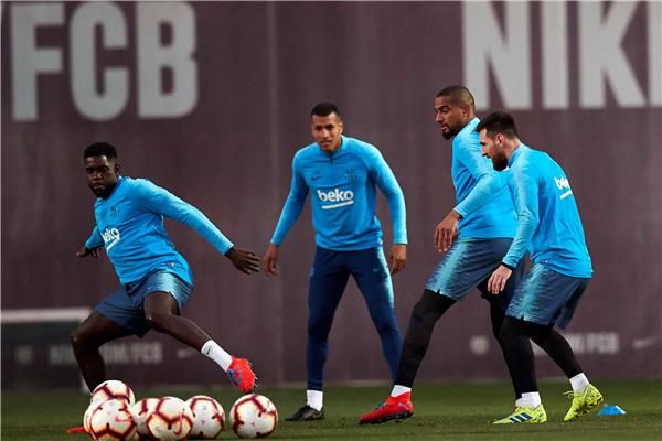 بواتينج مع زملائه في مران اليوم