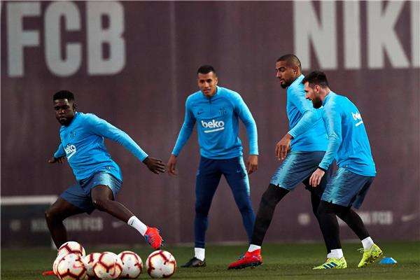 بواتينج مع زملائه في مران اليوم