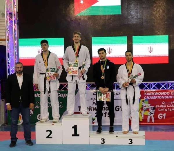 الشرباتي متوجًا بالذهب